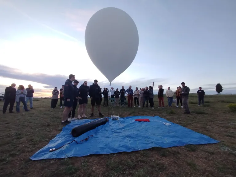 Lanzamiento de globo sonda en Osorno (Segovia)